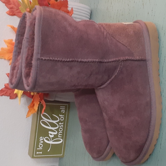 UGG BOOTS SZ 6 - Picture 4 of 6